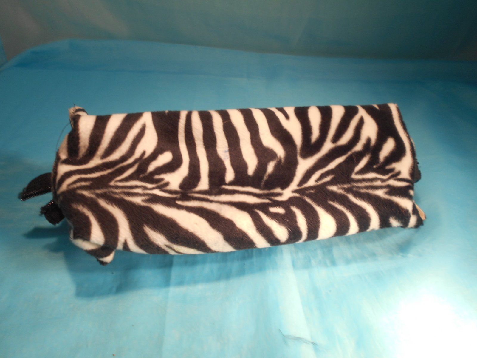 Altro in Scrittura & Disegno: Griffeletui aussen Giraffe, innen: Zebra – Usato da Bellach venduto da JingleCherry 3