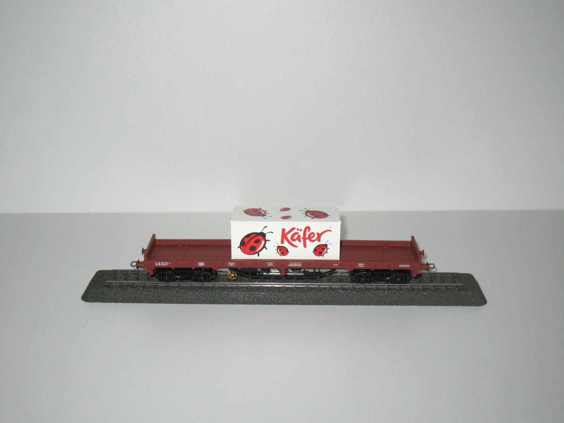 Roco Modellini di ferrovie: Flachwagen mit Container "Käfer" in H0= von Electrotren – Usato da Ettiswil venduto da Caapraibex 2