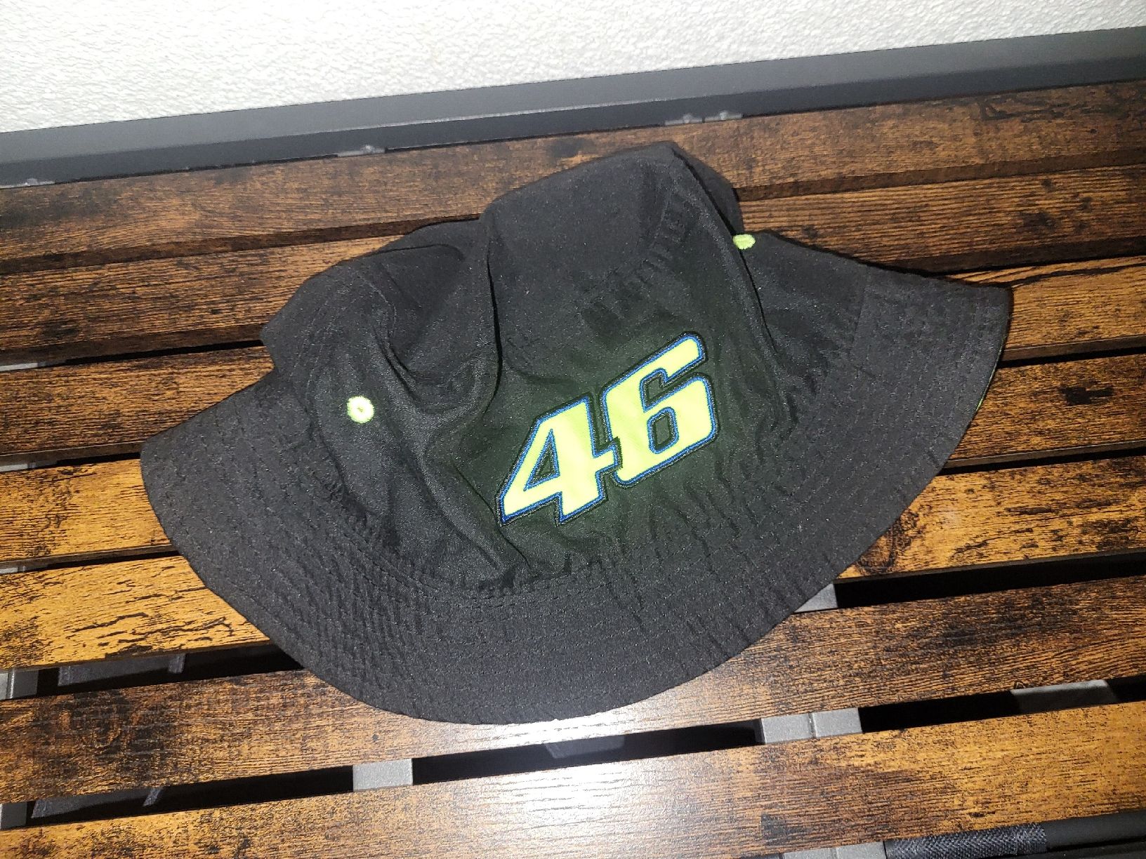 Copricapi, berretti & cappellini: VR46 Bucket Hat, Rossi, Grösse M – Nuovo (secondo la descrizione) da Buchs AG venduto da sie_f6dg
