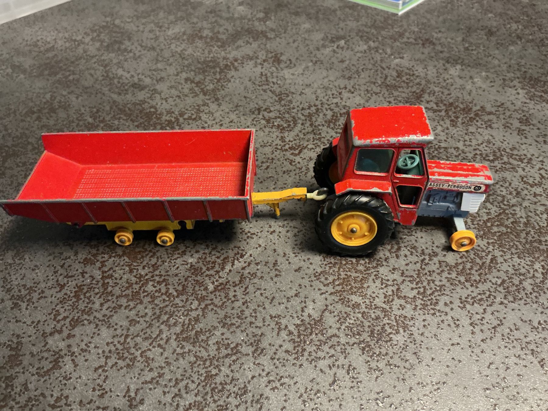Matchbox Modellini d'auto: Matchbox Traktor mit Anhänger 1970 – Usato da Horw venduto da adler65
