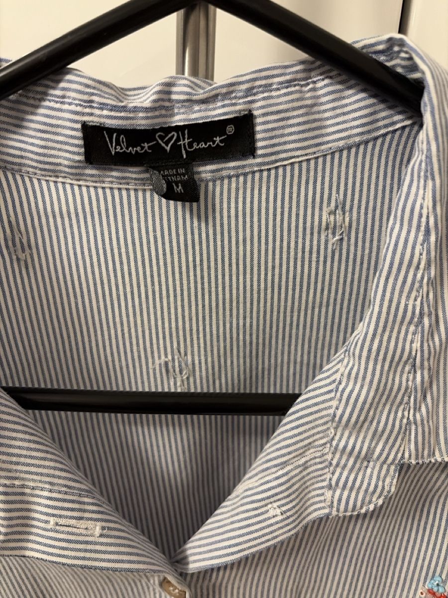Chemisiers: Stripe Embroidered Shirt Size M – D'occasion à Zürich par cme_ft9l 1