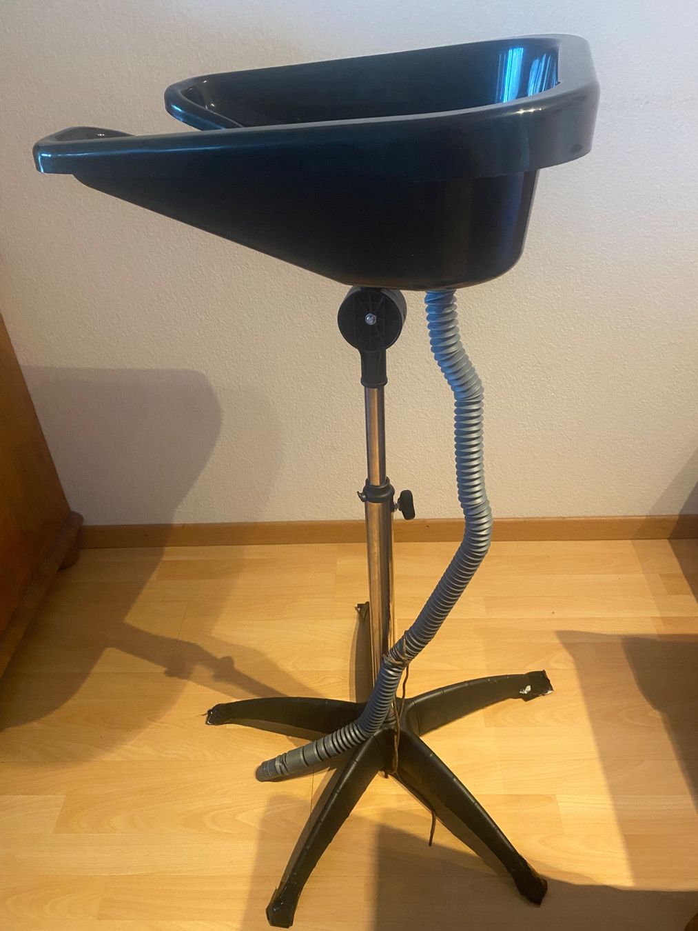 Tutti gli attrezzi: Lavabo portatile per parrucchiere, regolabile, usato, pul... – Usato da zollikofen venduto da centauro6969 4