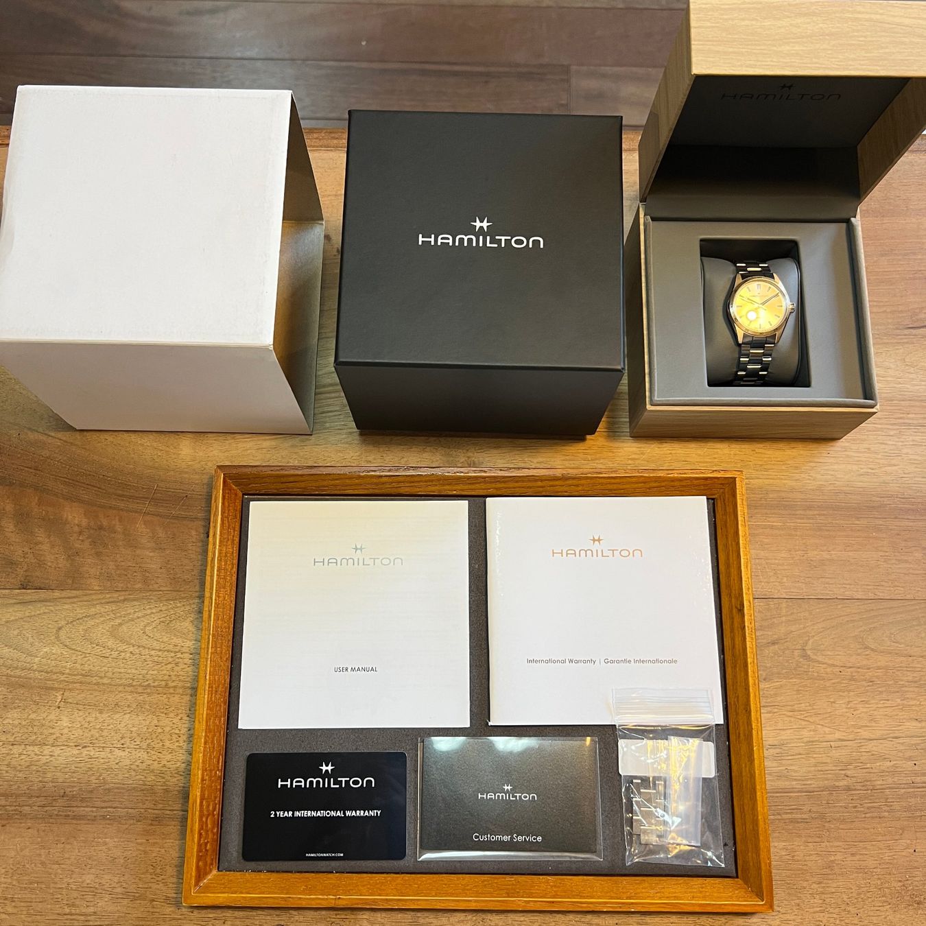 Hamilton Orologi: Hamilton Jazzmaster Auto Silver Dial Full Set H36105150 – Usato da Carouge GE venduto da Watchaser 9