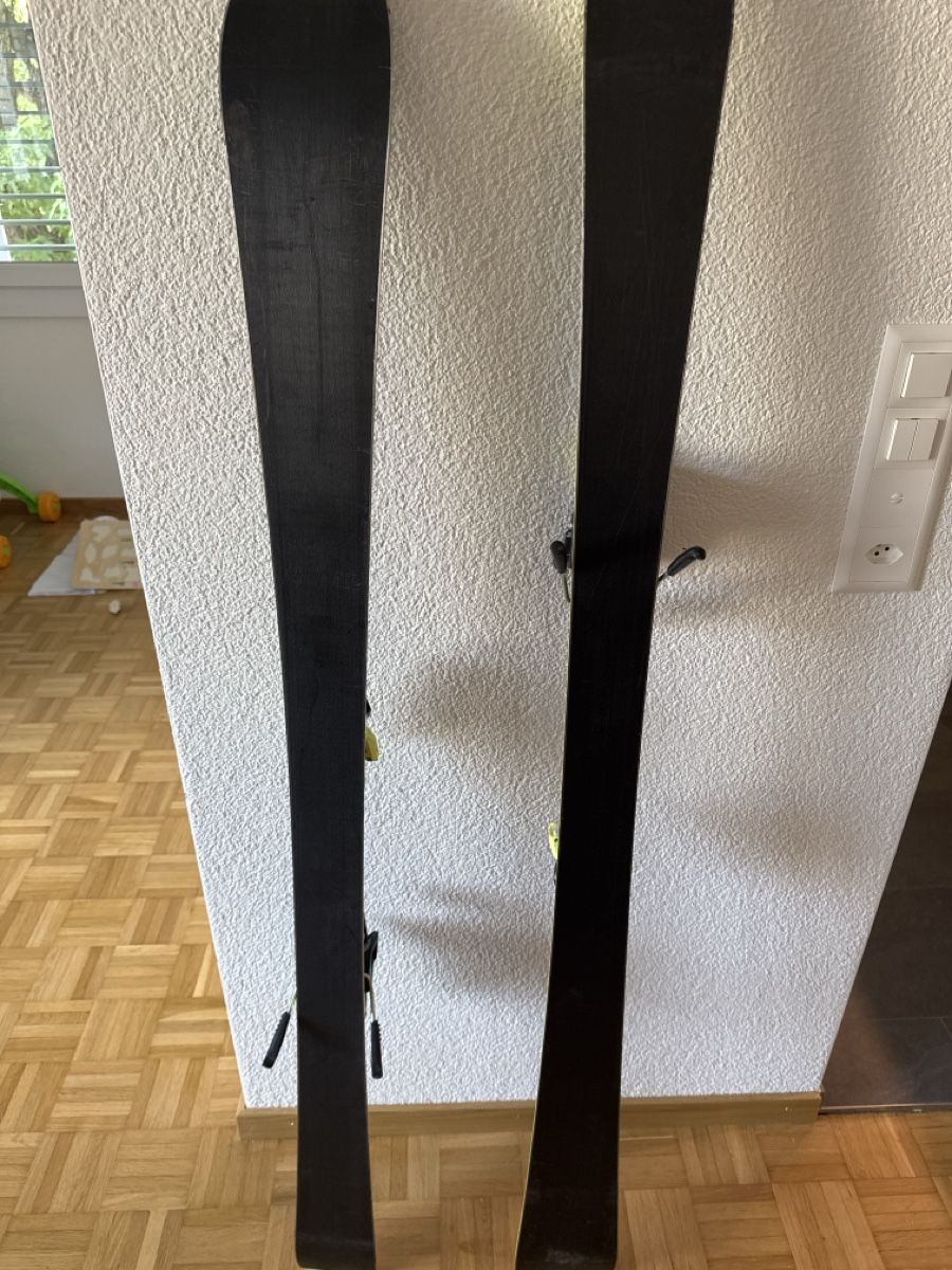 Head Skis: Head ski  – Gebraucht aus Göschenen von Lord.Raiden 4