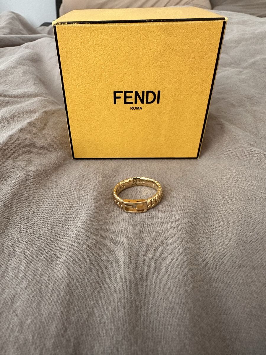 Fendi Anelli: Fendi Ring Gold mit Box – Usato da Winterthur venduto da yan_mzy9
