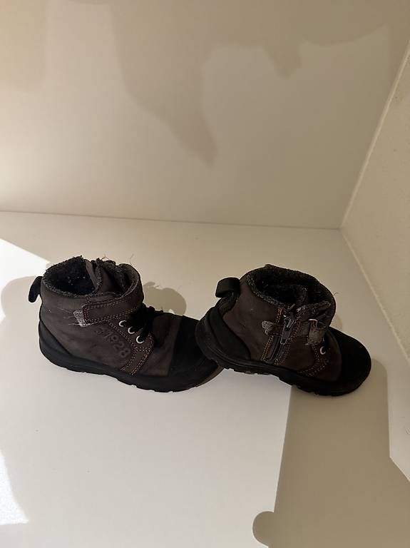 Chaussures garçon: Kinderstiefel gr.24 – D'occasion à Illnau par Fakiraa 4