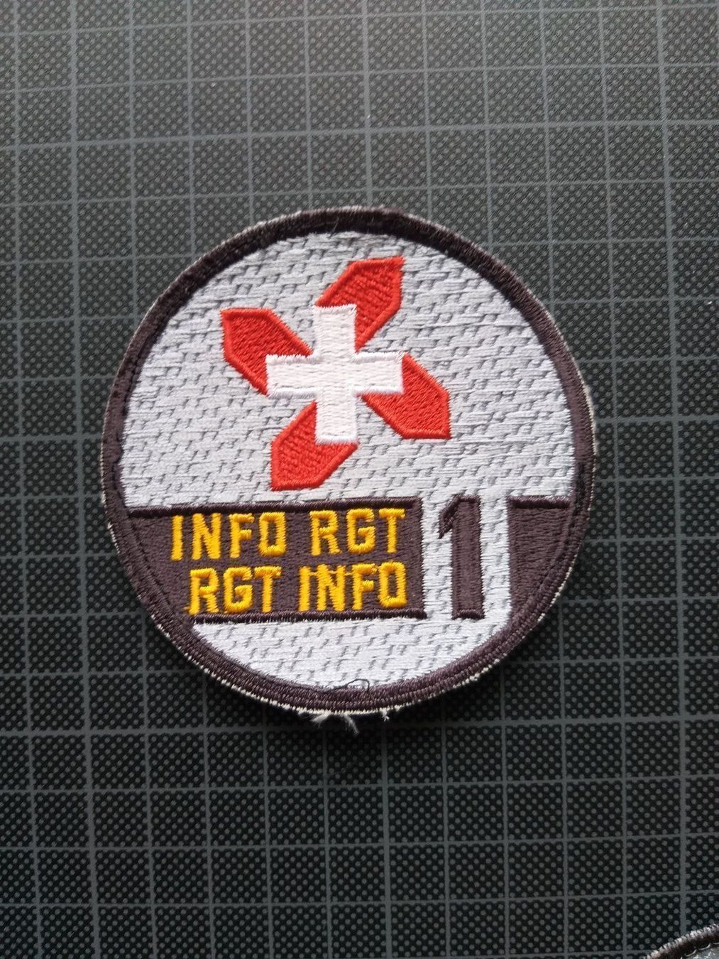Placchette & Badge: Verbandsabzeichen INFO RGT 1 – Usato da Bauma venduto da SwissMilitaria