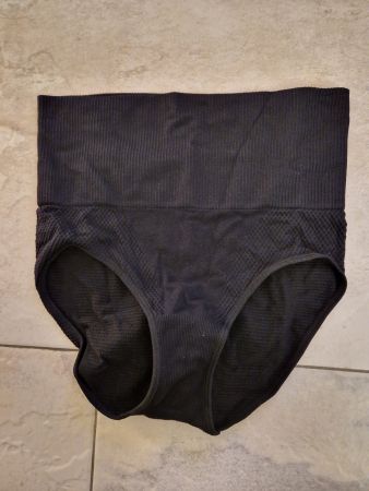 Damen Shapewear in schwarz Grösse M, Marke Leyla