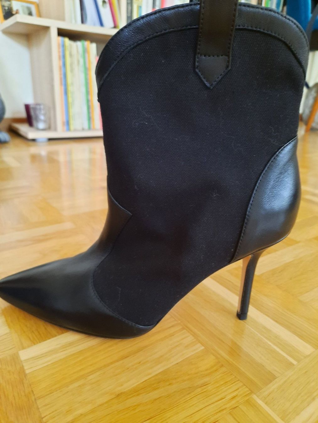 Chaussures femmes: Bottines noires – D'occasion à Genève par celima48 4