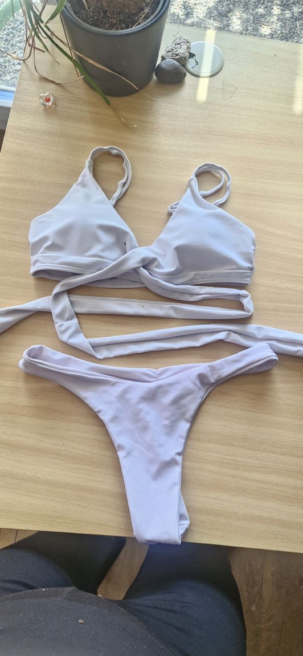 Badekleider & Bikinis: Bikini Damen weissGrösse S – Gebraucht aus Wohlen b. Bern von lau_7vcp