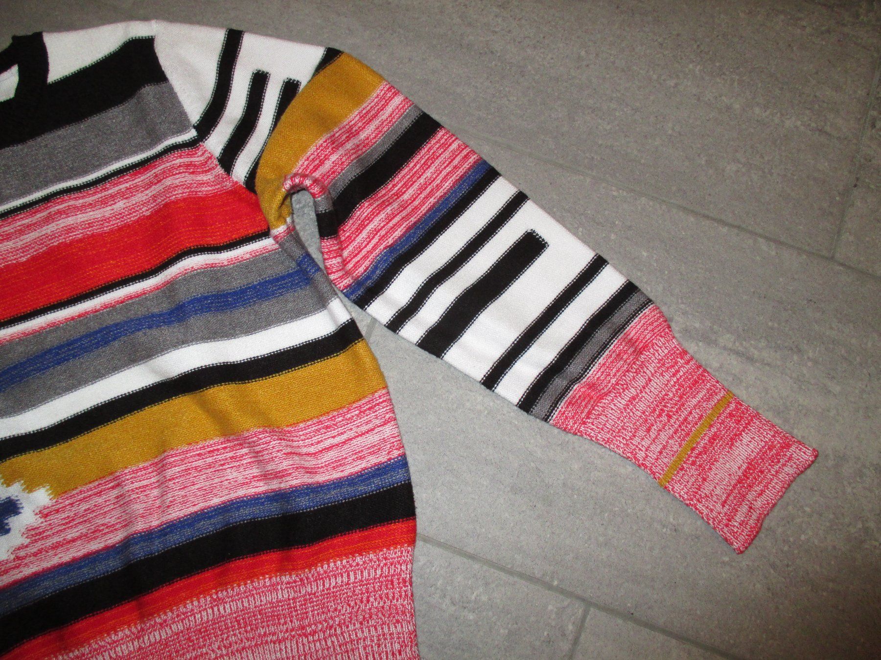 Desigual Maglioni & Felpe: Pullover von Desigual, vielfarbig, Grösse 40 – Nuovo (secondo la descrizione) da glattfelden venduto da carlo046 1