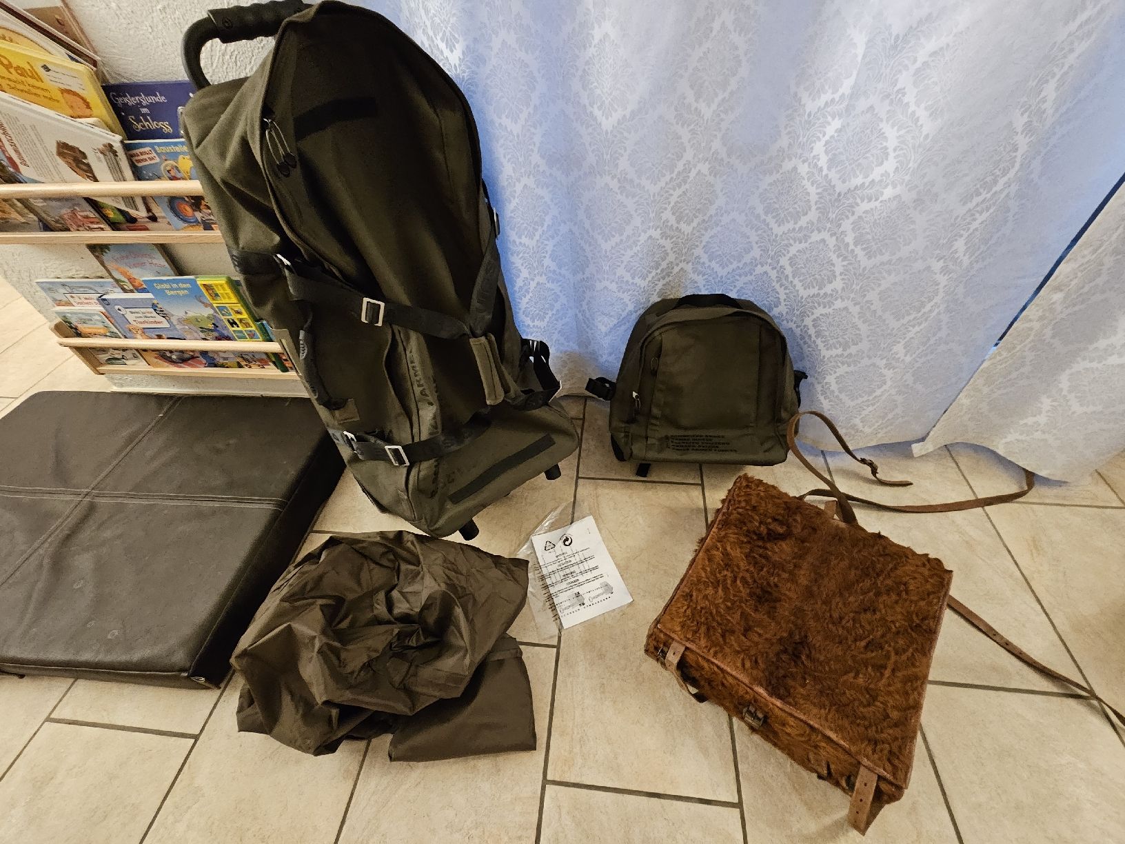Koffer & Taschen: Schweizer Armee Trolley Rucksack Set - Top Zustand! – Gebraucht aus Mümliswil von Mizzi77
