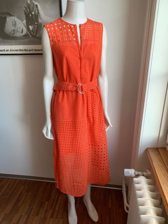 AKRIS: Neues oranges Kleid mit Lochstickerei, 36, NP 1190