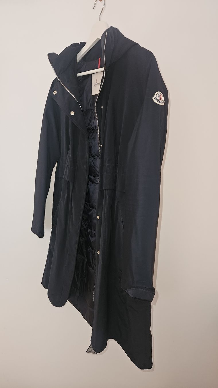 Moncler Cappotti: Moncler Daunenjacke Gr. M Blau – Usato da Wetzikon ZH venduto da ELIVNE