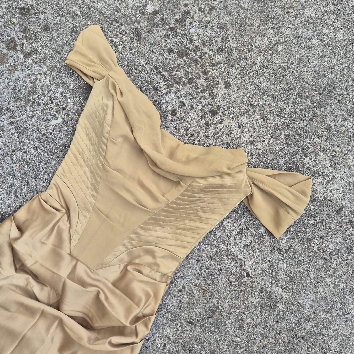 House of CB Vestiti: robe house of CB – Usato da Versoix venduto da Lenas9 1