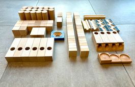 Kugelbahnteile aus Holz