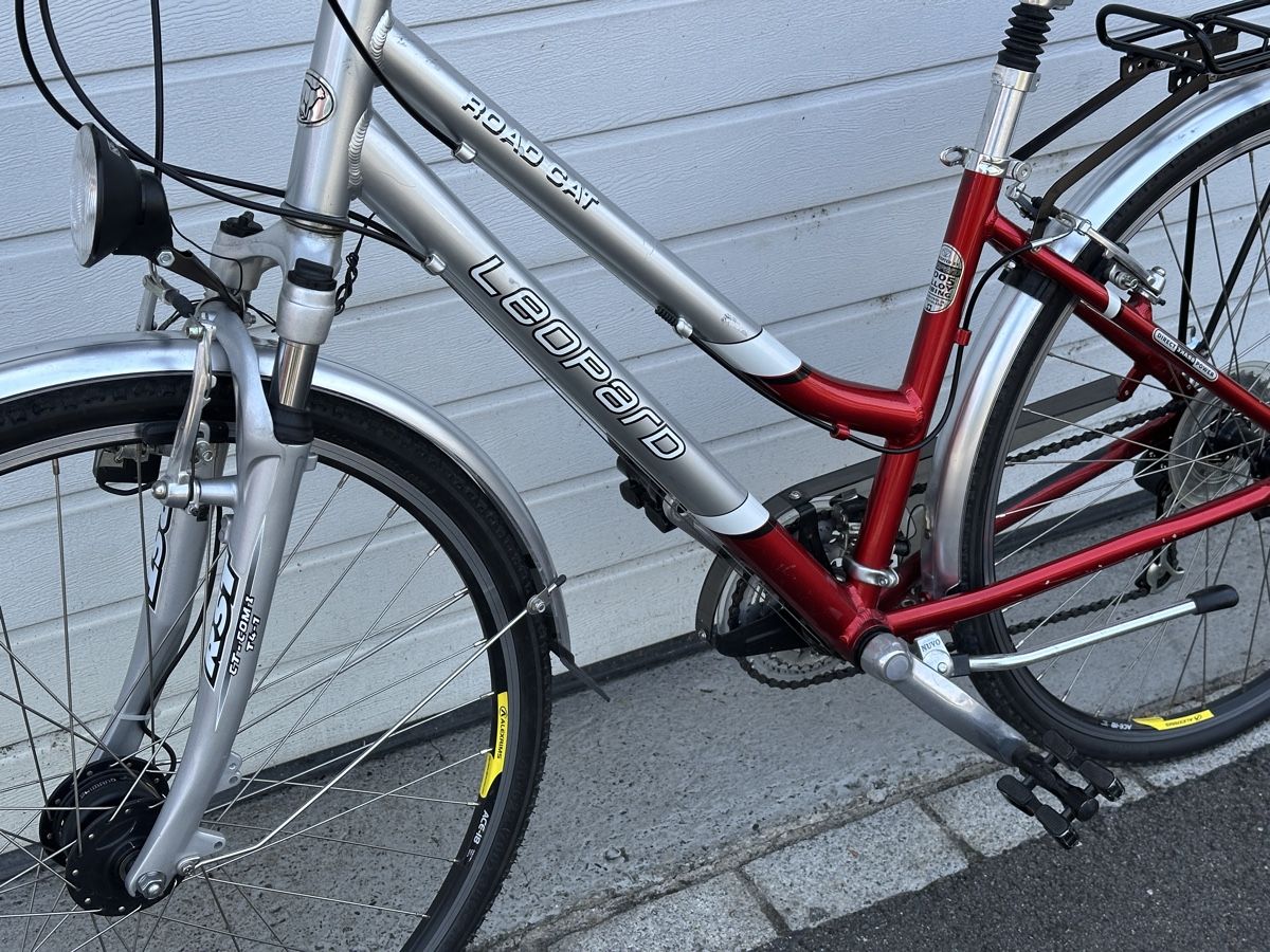 Leopard Biciclette: Damenrad Leopard Road Cat silber-rot 42cm – Usato da Wädenswil venduto da HobbyZimmer 8