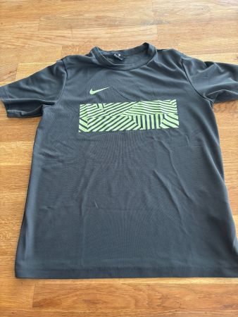 NIke KIDS XL Funktionsshirt (gr 158 )