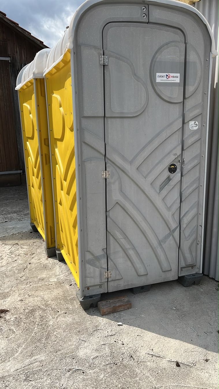 WC: WC Haus mit Lavabo – Usato da Bözen venduto da Viloujack 2