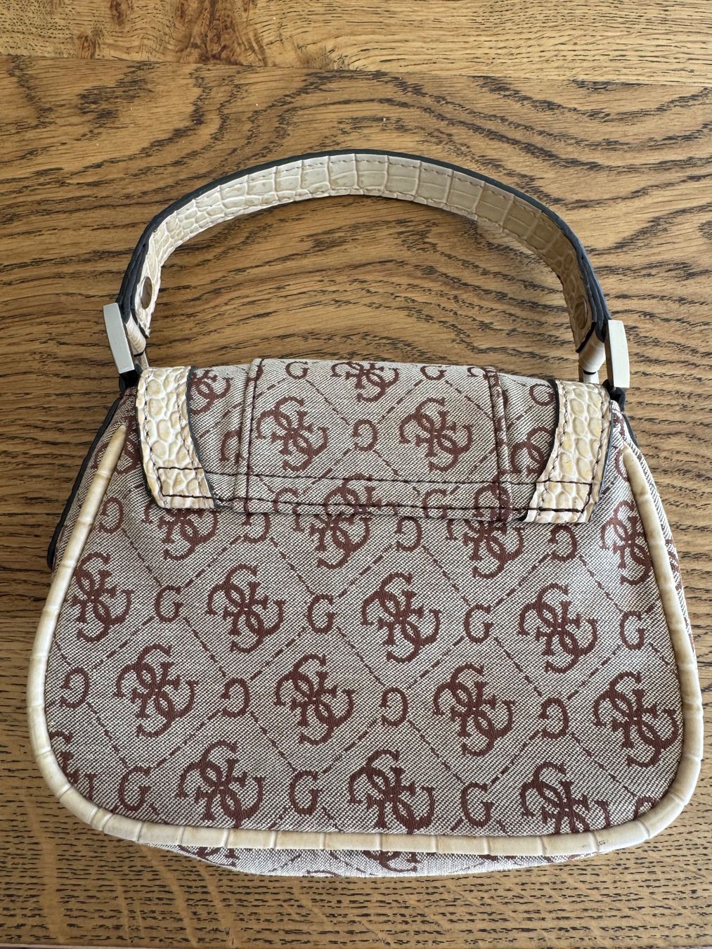 Guess Taschen für Damen: Mini Y2K Guess Handtasche – Gebraucht aus Balsthal von armenharut 3