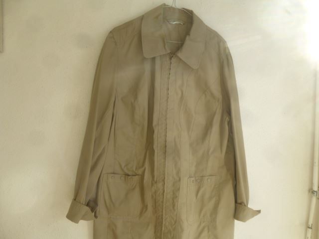 Ulla Popken Jacken: ULLA POPKEN Jacke  Taupe 42/44 – Gebraucht aus Hinwil von Glasperlen