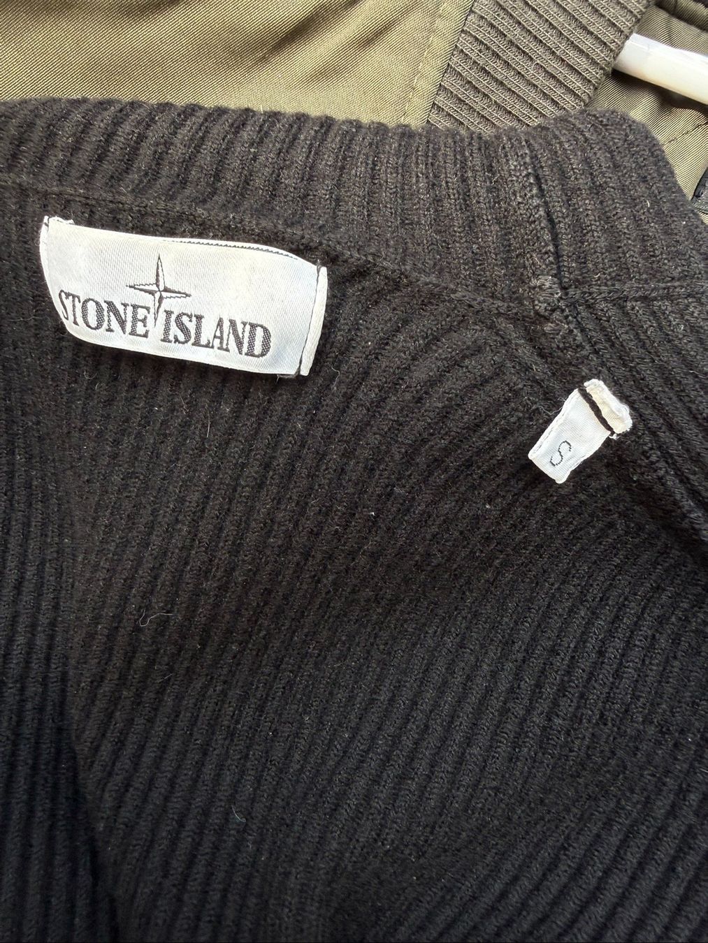 Stone Island Maglioni & Felpe: Stone Island Logo Patch Roll Neck Jumper – Usato da Erlach venduto da VerkaufX 3