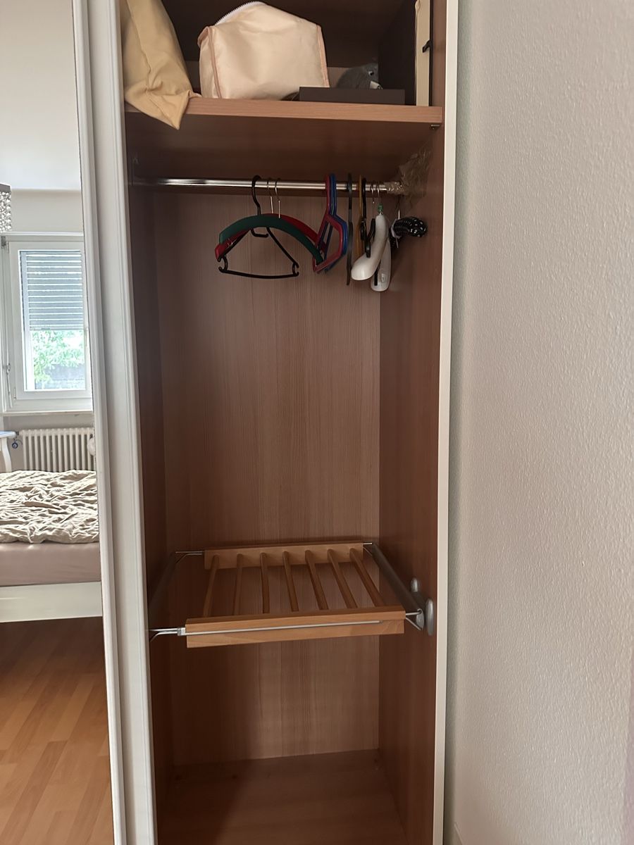 Armoires: Kleiderschrank – D'occasion à Bottmingen par harryfall11 1