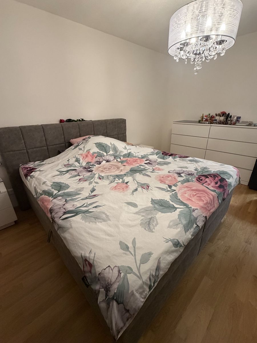 Betten: Boxspringbett grau mit Aufbewahrungsboxen  – Gebraucht aus Urdorf von sha_nk9v