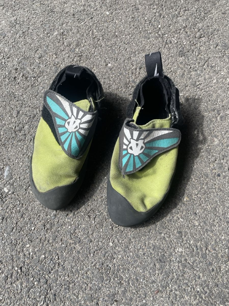 Scarpe per ragazzi: Evolv Kinderkletterschuhe – Usato da Meiringen venduto da Maersk