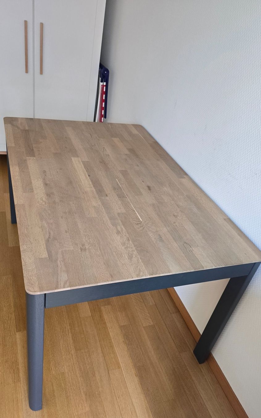 Bolia Tables: Node Esstisch 90x140 cm von Bolia - Eiche – D'occasion à Meilen par melanieolivia