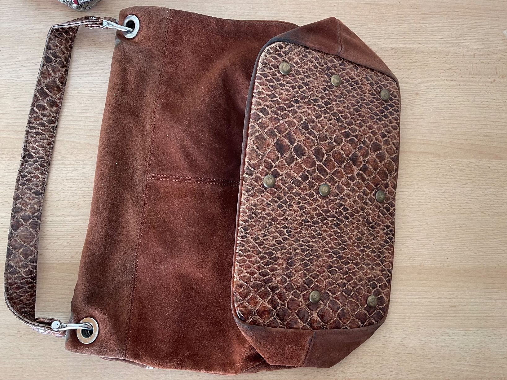 Coccinelle Borse da donna: CAPRISE Tasche /NP200CHF Wildleder Braun – Usato da Kölliken venduto da Prscoo 3