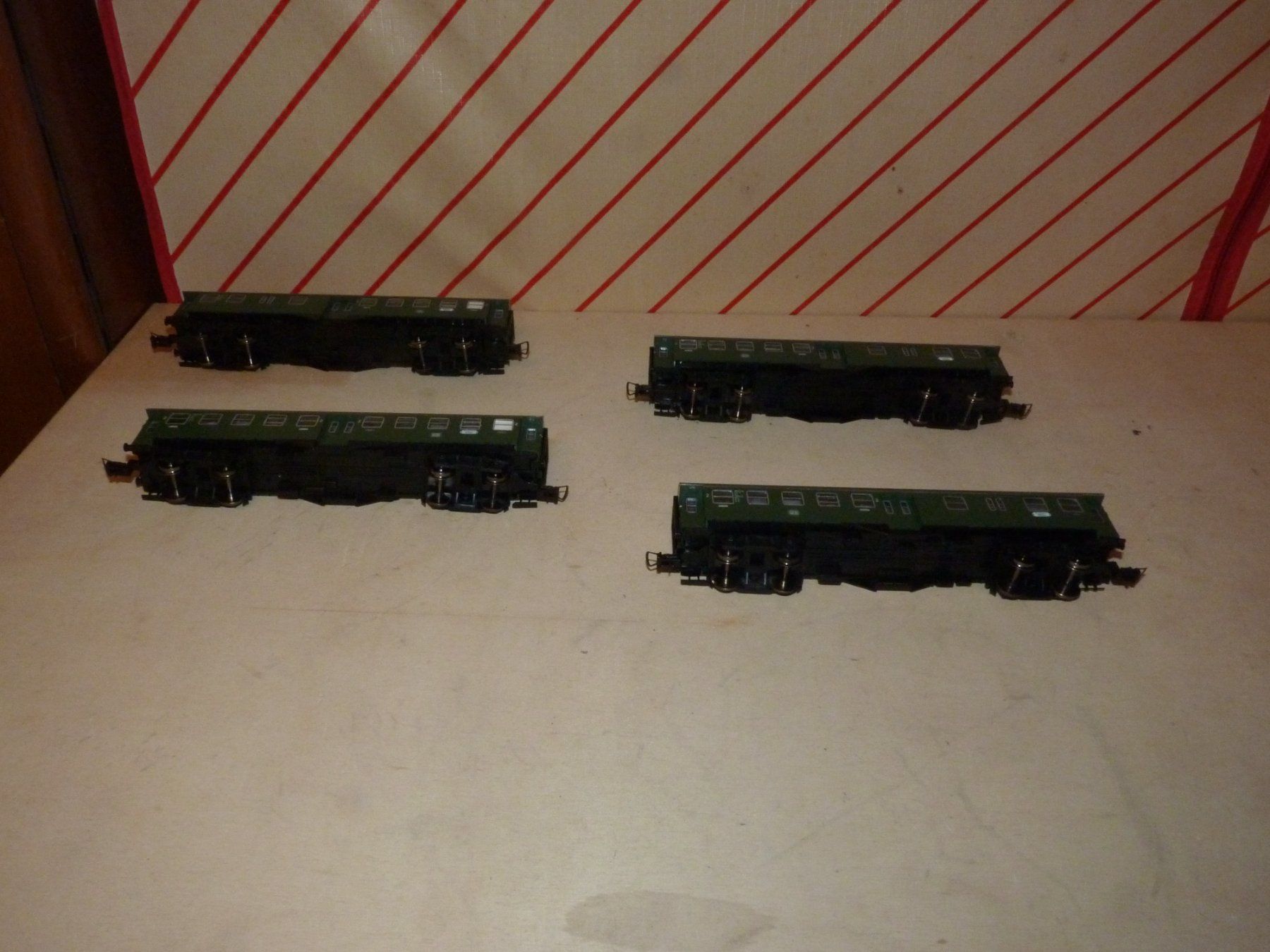 Trix Modelleisenbahnen: Personenzug der DB Trix Spur H0 – Gebraucht aus Rudolfstetten von Rrst1968 2