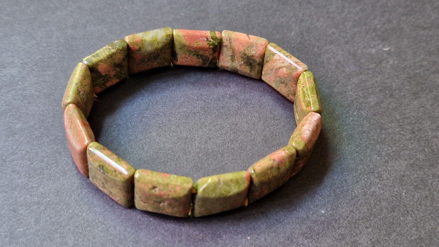 Armbänder & -reifen: Armband Edelsteine elastisch super Zustand – Gebraucht aus Seengen von Seestern77