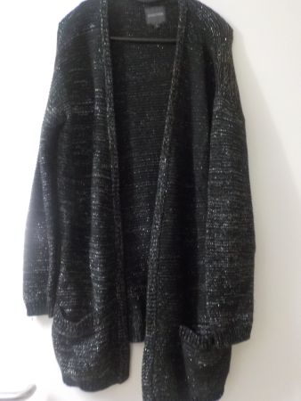 Schwarze Strickjacke mit Glitzereffekt, L (73)