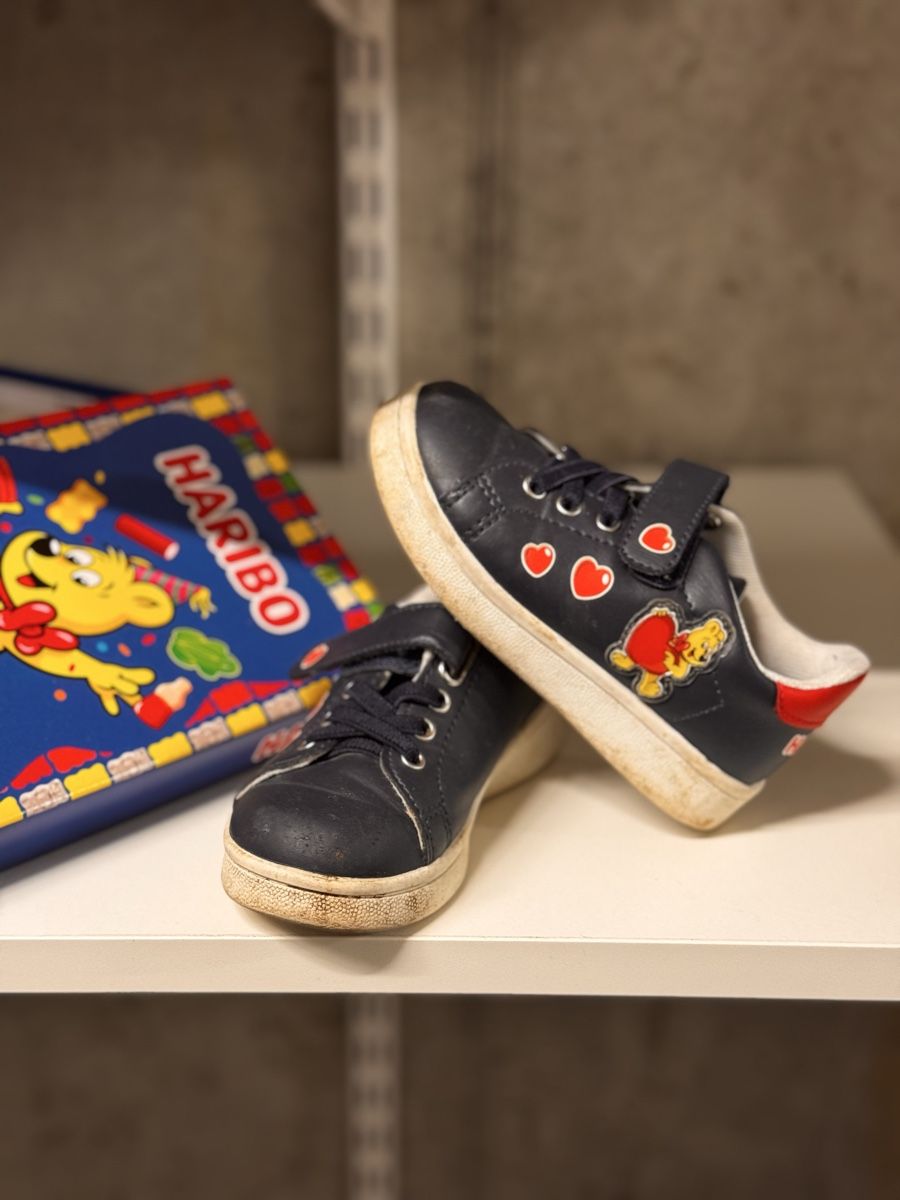 Scarpe per ragazzi: Sneakers Gr. 24 mit HARIBO Motiv! – Usato da Oberbuchsiten venduto da Biene-26