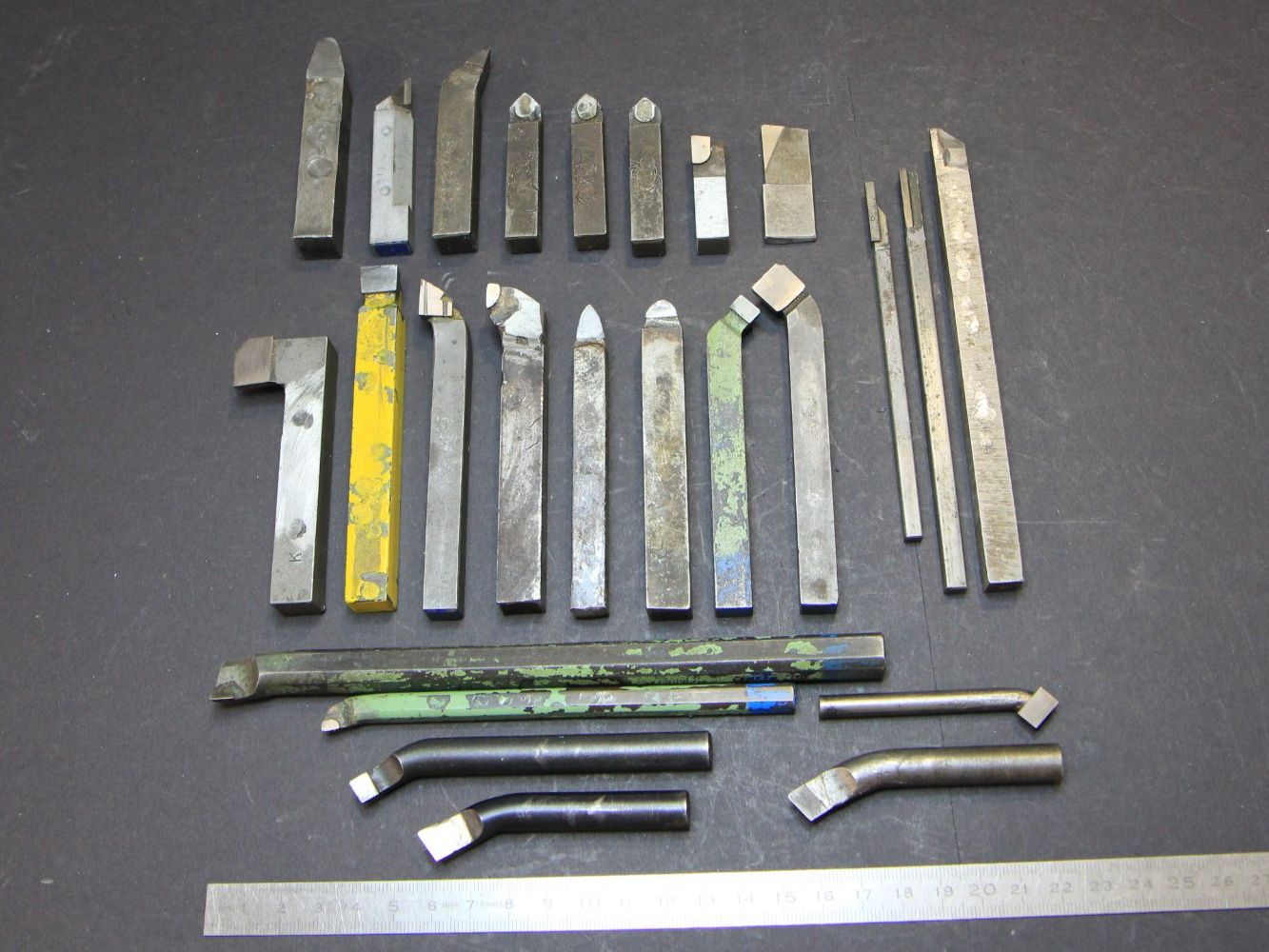Alle Werkzeuge: 25 Drehstähle mit eingelötetem Hartmetall-Einsatz – Gebraucht aus Hölstein von Kraftpaket