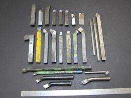 25 Drehstähle mit eingelötetem Hartmetall-Einsatz