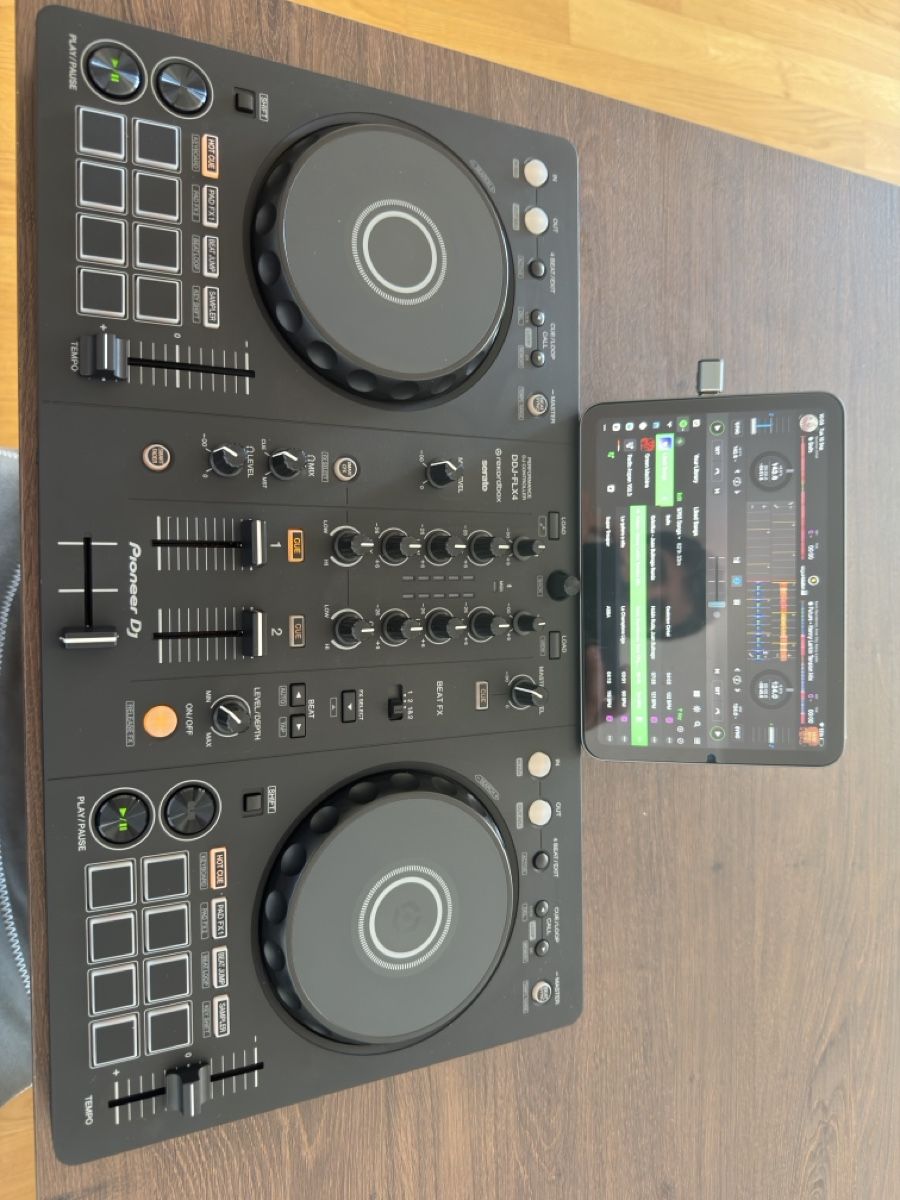 Pioneer Console di mixaggio: DJ Controller Pioneer DDJ-FLX4 New – Nuovo (secondo la descrizione) da Zürich venduto da Rocola26 1