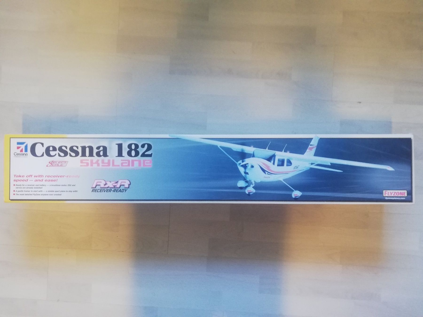 Modellismo RC: FLYZONE Cessna 182 SKYLANE – Nuovo e nell'imballaggio originale da Flüh venduto da AMS-Modellbau