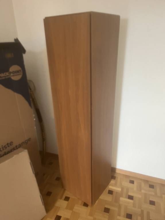 Scaffali: Meuble fermé avec étagère suspendable – Usato da Genolier venduto da lor_x8s5 1