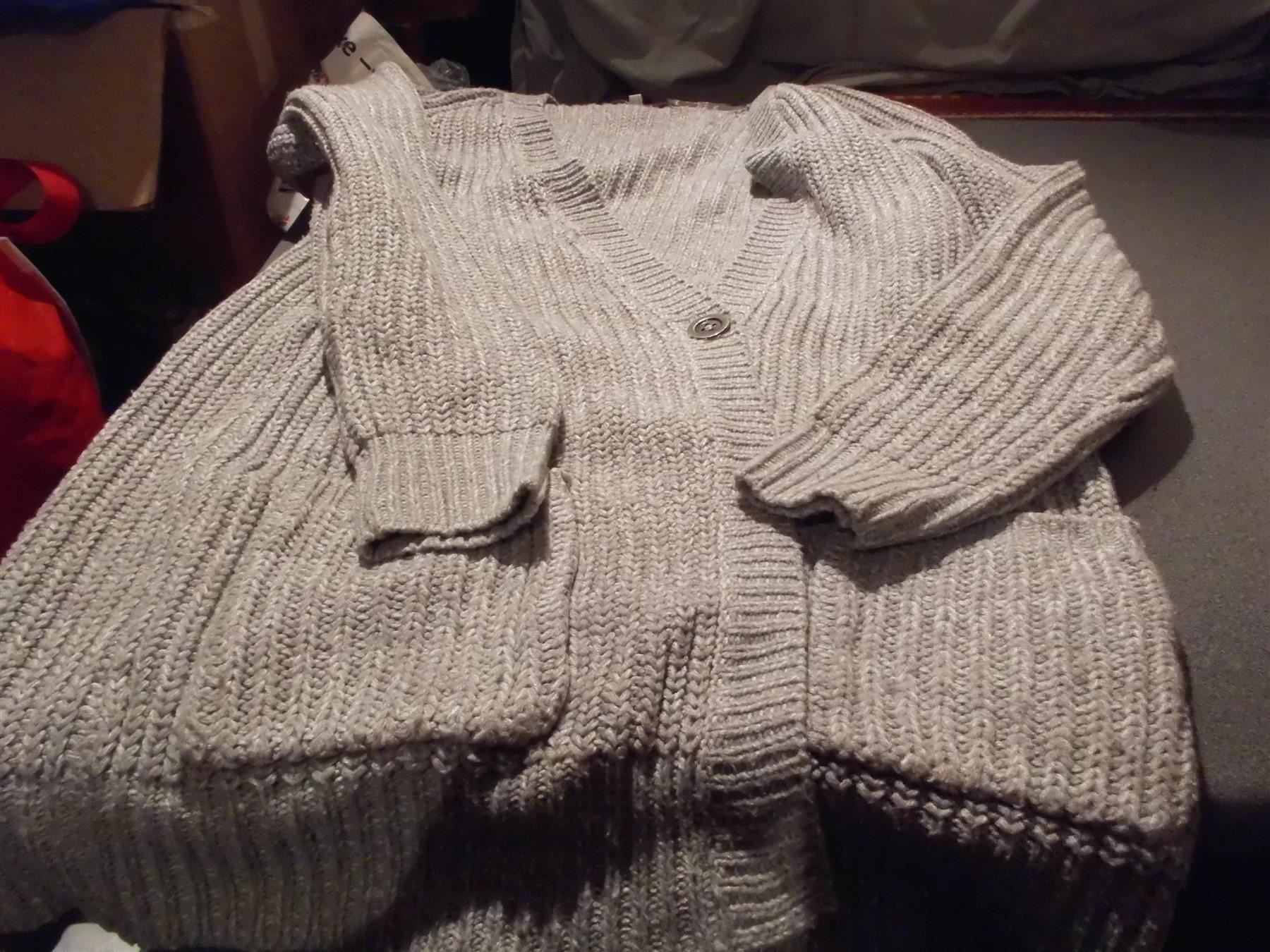 Vestes: Strick - Jacke Grösse M, Clockhouse, grau – D'occasion à Zürich par Motzkuh