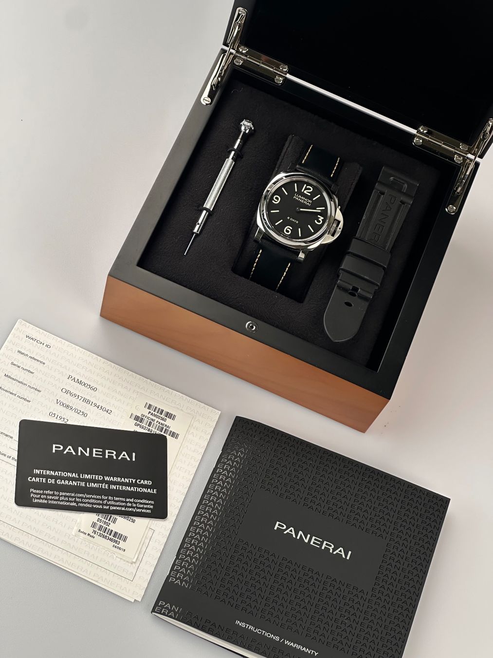 Panerai Orologi: Panerai Luminor Base 8 Days Ref. PAM00560 im Fullset – Usato da St. Gallen venduto da TrokulWatches 1