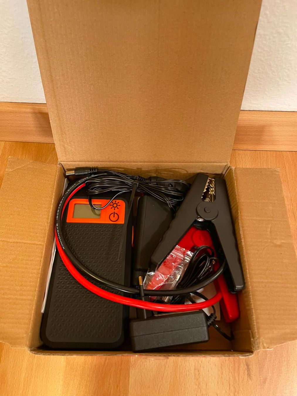 Batterie-Ladegeräte: Starthilfegerät LJP1203C (12 V) – Gebraucht aus Zürich von Ciccione88 1