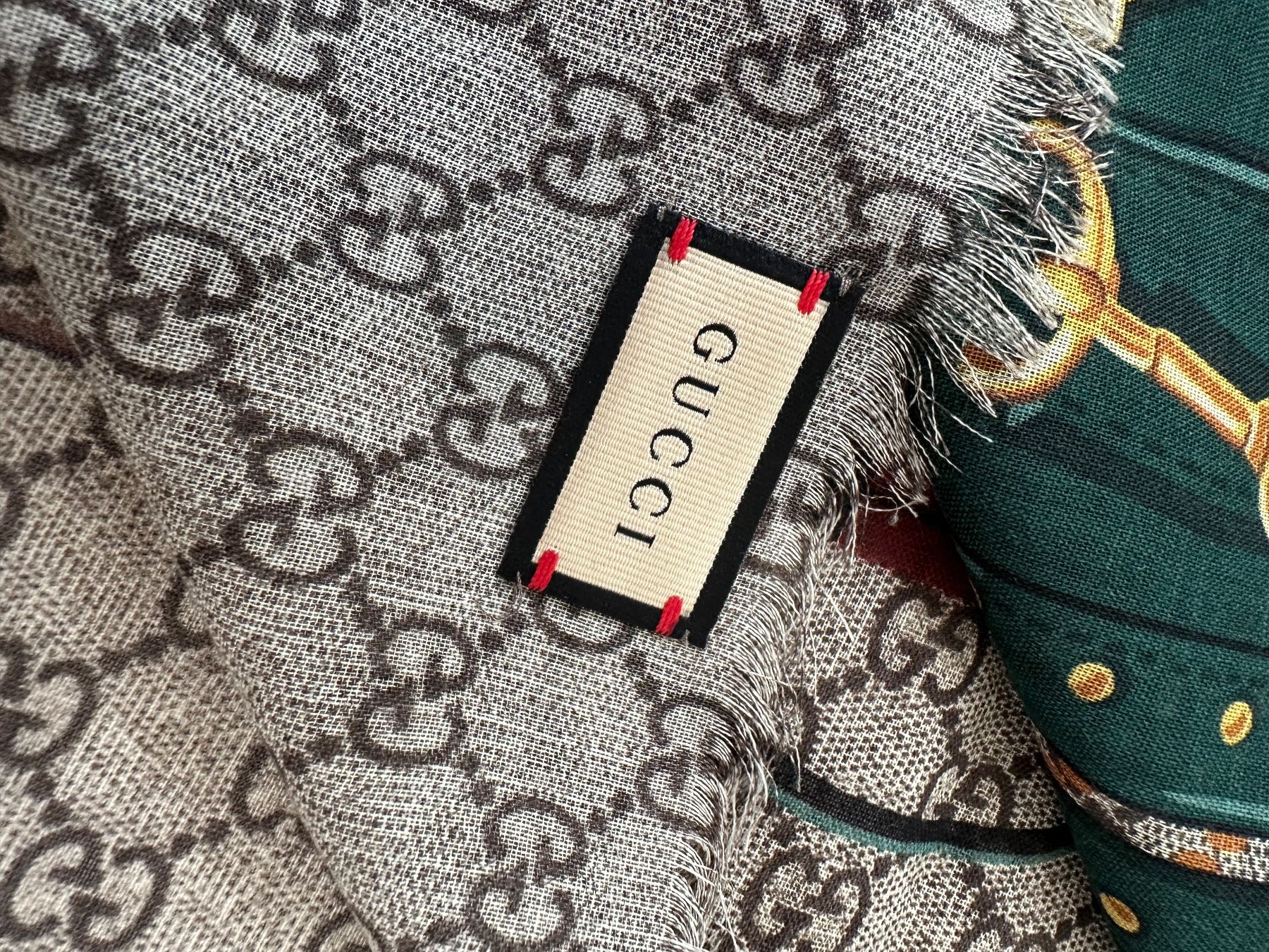 Gucci Foulard & Sciarpe: Gucci scialle – Nuovo (secondo la descrizione) da Pregassona venduto da Reluxuryspace 3