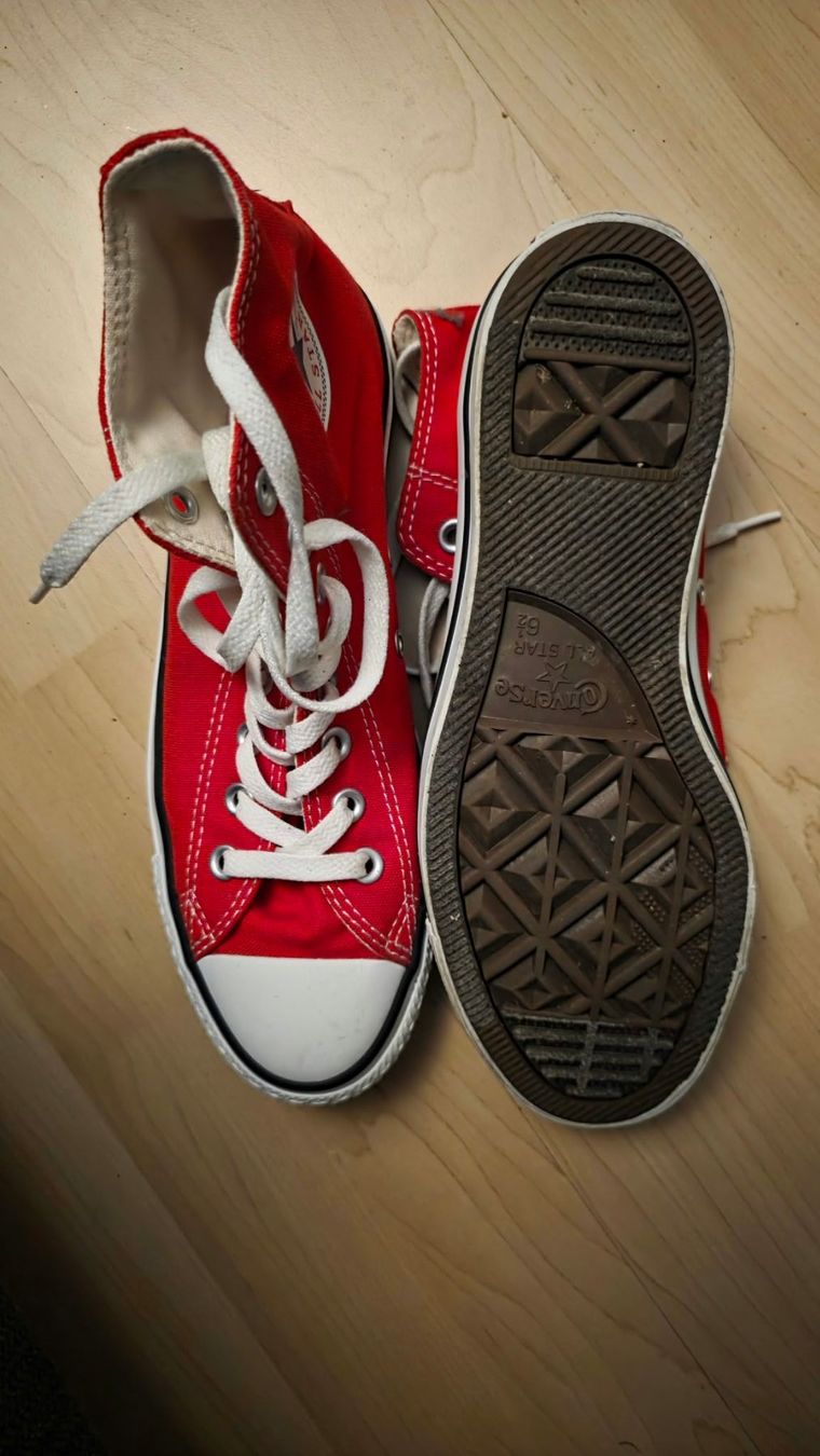 Herrenschuhe: Converse M9621 rot Grösse 39.5 – Gebraucht aus Zürich von csm04