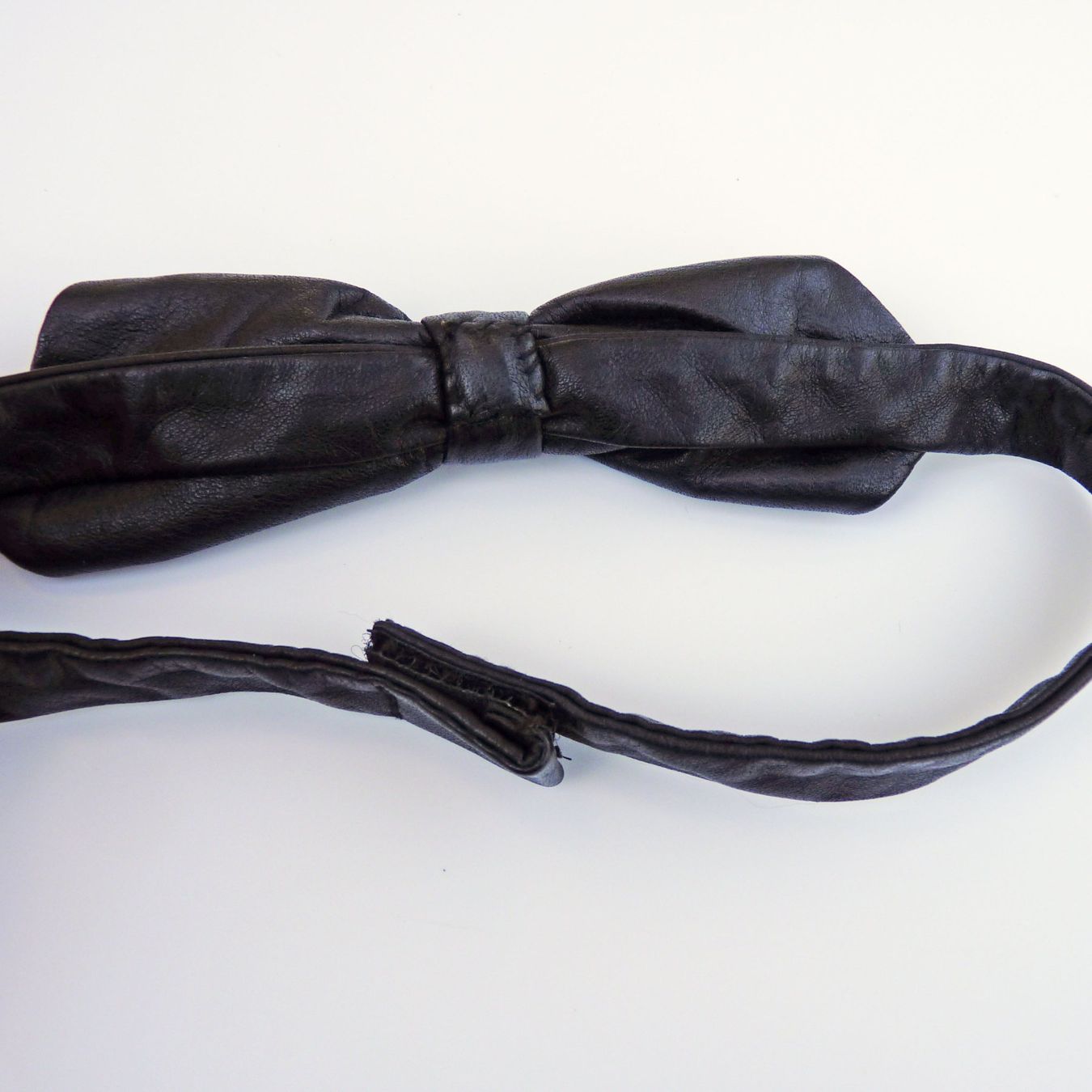 Krawatten: Fliege schwarz Leder VINTAGE 1990s – Gebraucht aus Brüttisellen von Buxus 1