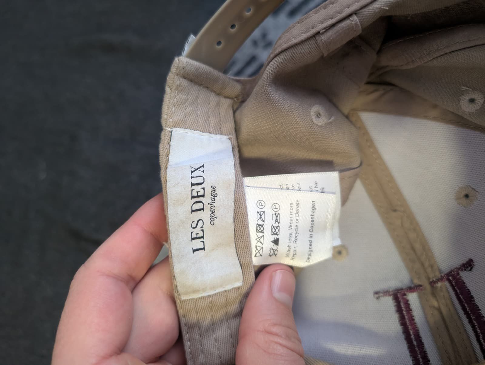 Altro in  Abbigliamento & Accessori: Les Deux Baseball Cap Suede II Beige – Usato da Zürich venduto da mis_96r8 4