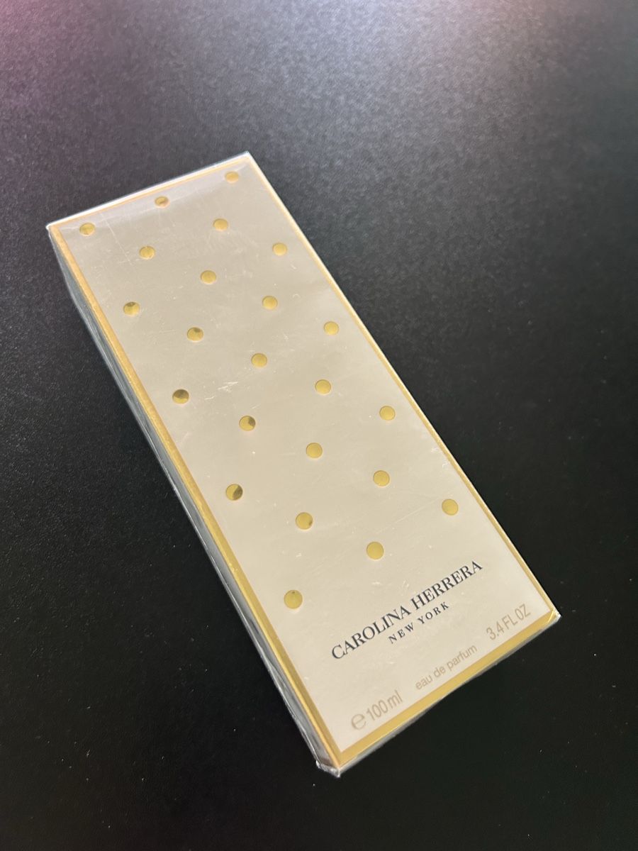 Carolina Herrera Profumi & Eau de Toilette: Eau de parfum CAROLINA HERRERA – Nuovo e nell'imballaggio originale da Genève venduto da lar_7pkl