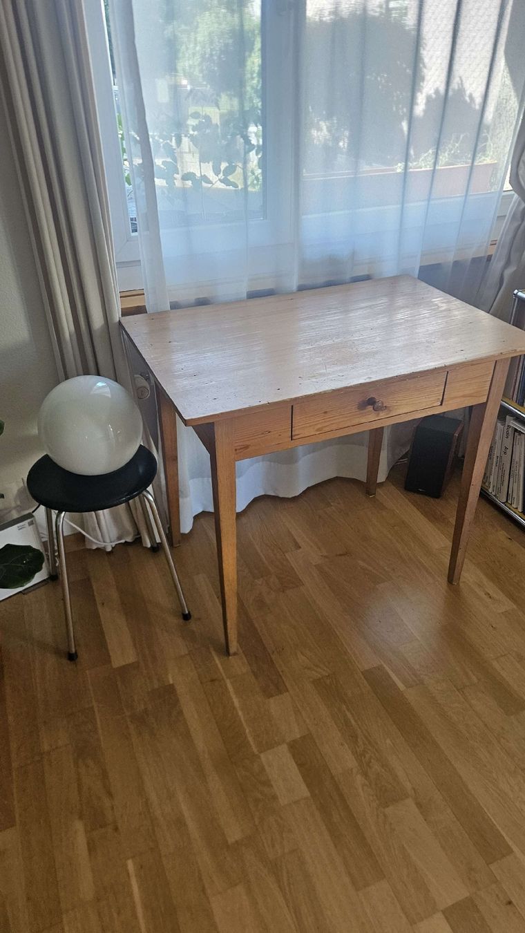 Tables: Schreibtisch aus Holz – D'occasion à Zürich par TStyle