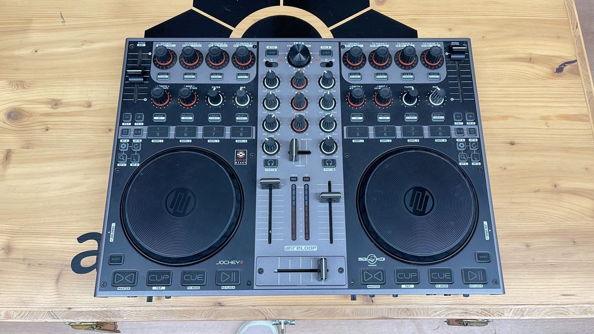 Reloop Mischpulte: Reloop Jockey 3 Remix Digital DJ Controller - Top Zustand! – Gebraucht aus Stans von lion85